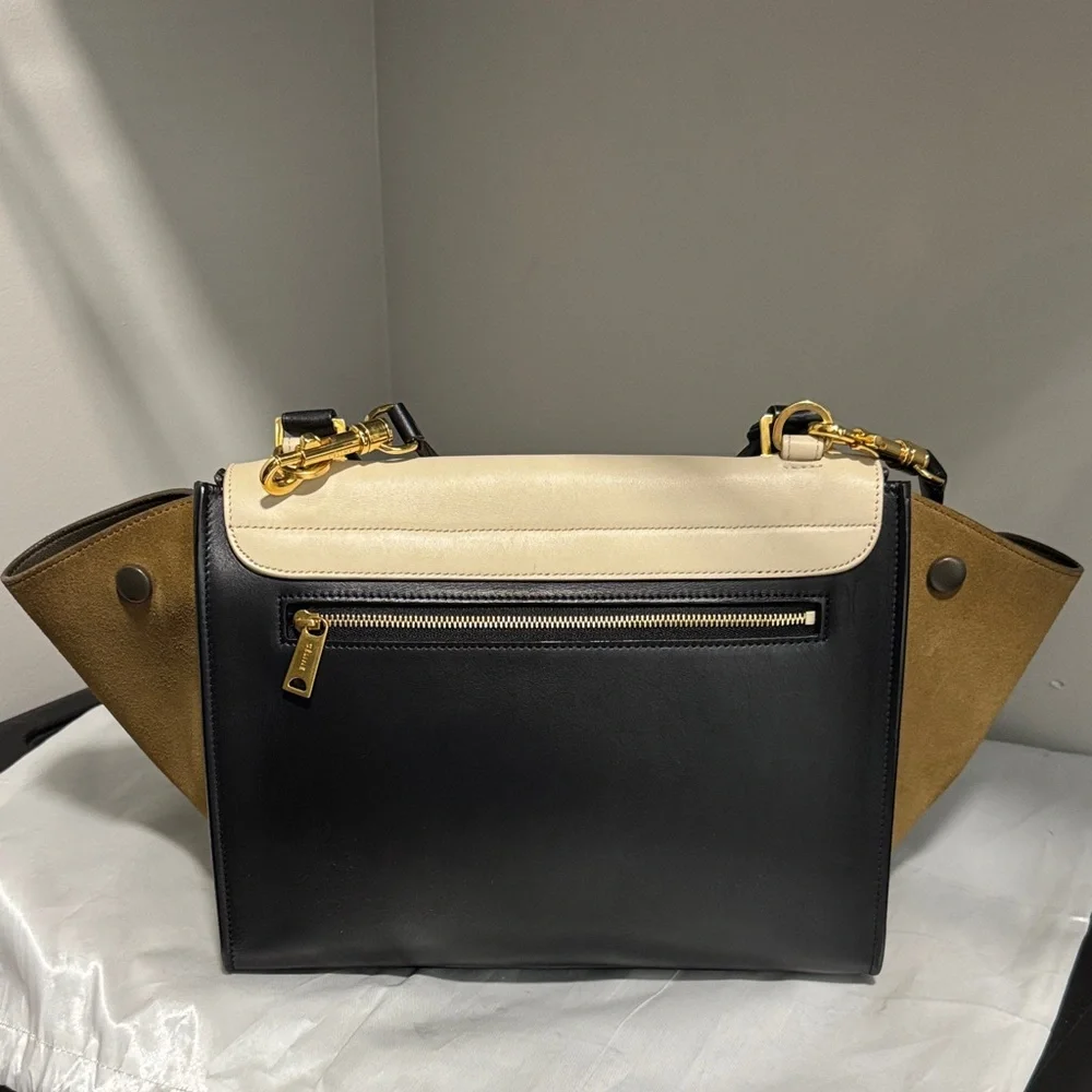 CÉLINE - Picture 2 of 3